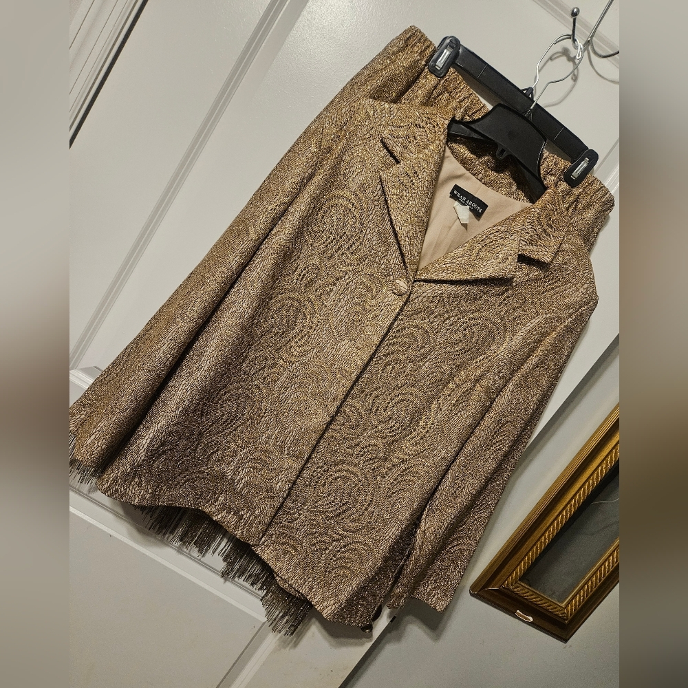 Elegant Gold Skirt Set